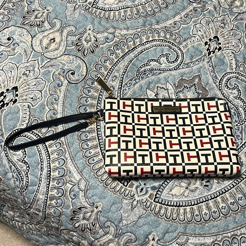 Tommy Hilfiger wristlet